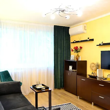 Cozy 2 Rooms Apartment Drumul Taberei Bucharest Exterior photo